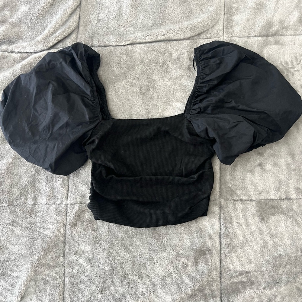 Puffer sleeve crop top from Zara
